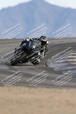 media/Nov-16-2025-Race Pace (Sun) [[8c5fa54630]]/Verified Riders/8-Turn 12 (120pm)/